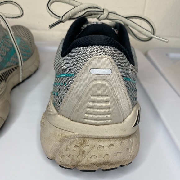 Brooks Women’s Adrenaline GTS 21 Sneaker in Grey/Teal Size 11 Width B - Picture 4 of 14